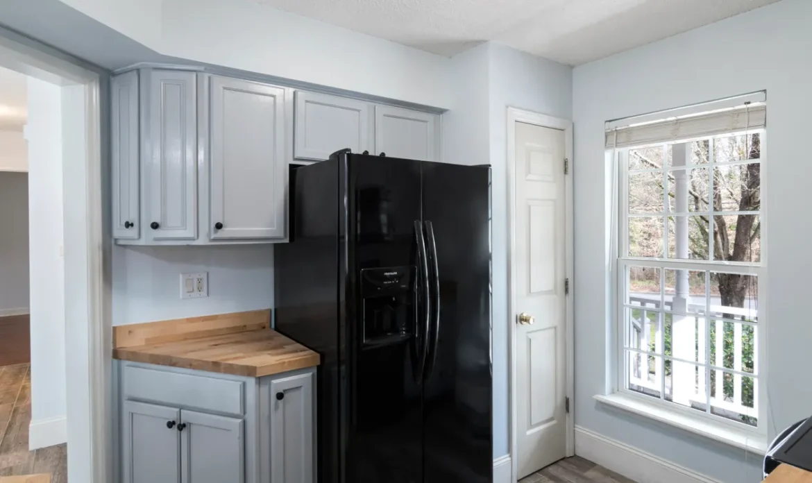 How to Defrost a Freezer: Step-by-Step Guide