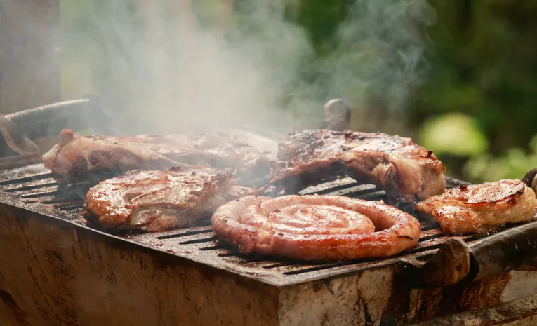 How to Clean a BBQ: Charcoal and Gas Grills